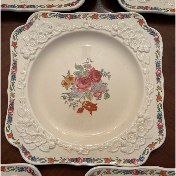 +5 Crown Ducal Gainsborough, England Floral Ctr & Band 1920s square lunch plates - Picture 2 of 8